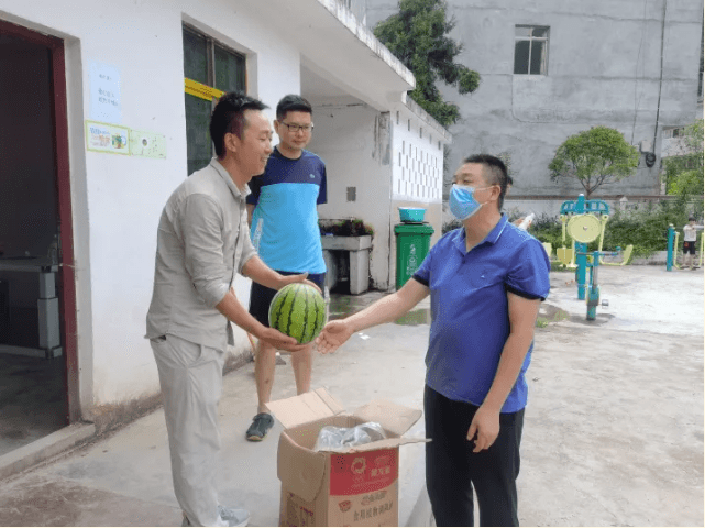 銅仁城投集團水務投資公司赴沿河縣泉壩鎮(zhèn)泉坡村宣講習近平總書記“七一”重要講話精神并開展鄉(xiāng)村振興調(diào)研