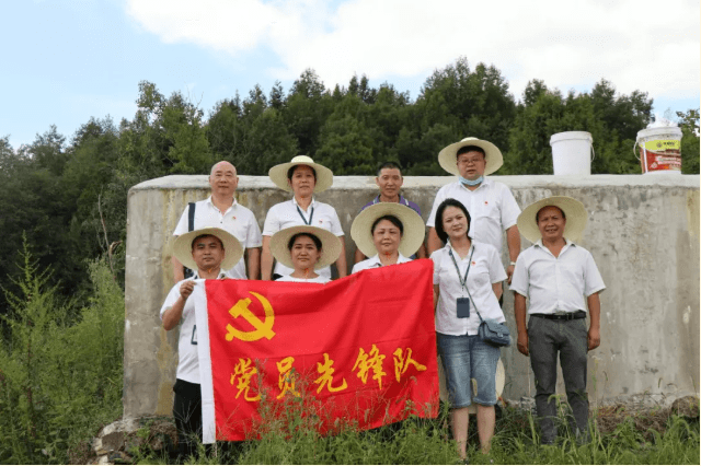 健康送到百姓家 大山深處黨旗紅