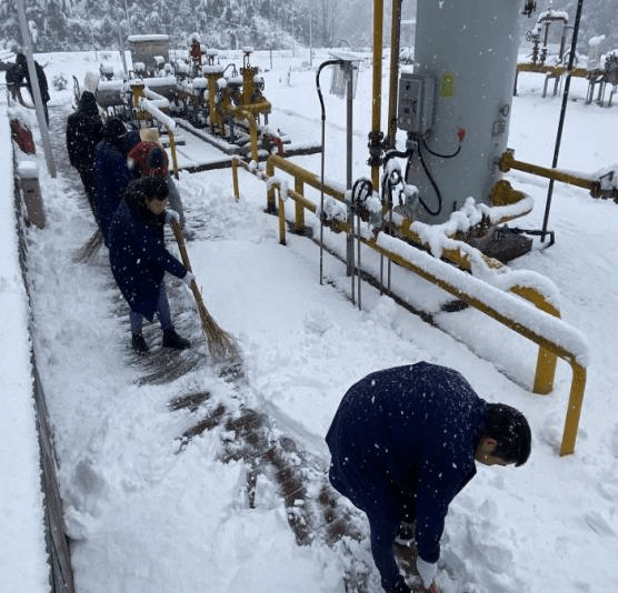 銅仁城交集團能源投資公司玉屏縣燃氣公司 開展“除雪保供”活動